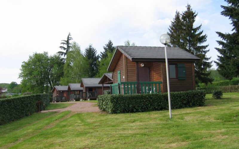 chaletscamping1jpg##Chalets du camping des Prés de la Ville ##ADT 58##