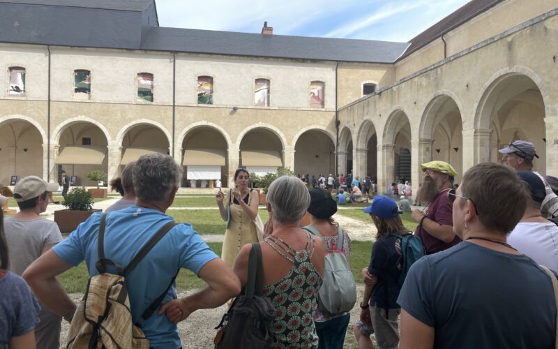 IMG-8056-2JPG##Visite dans le cloître##©Lucie Richard##